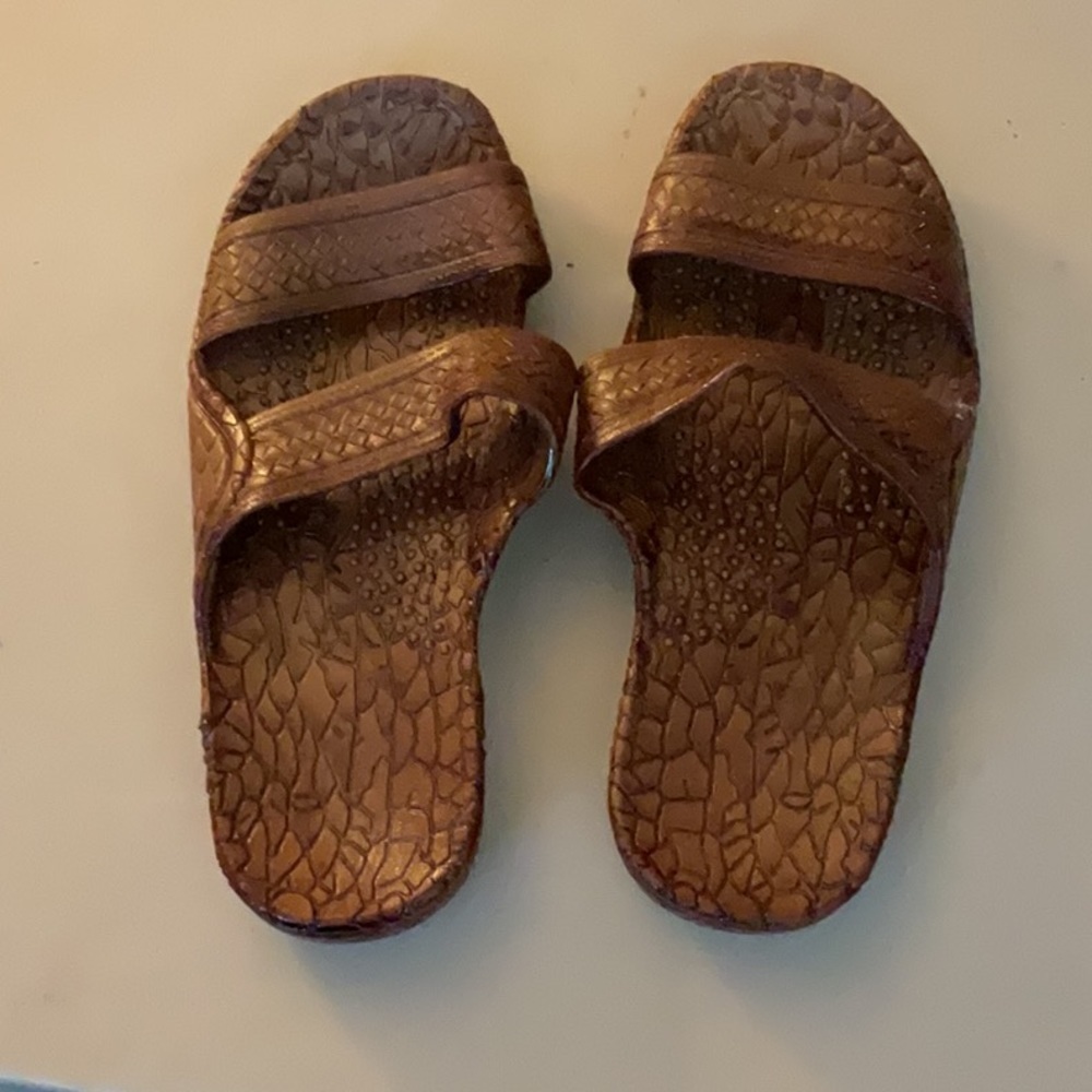 EUC woman’s pali Hawaii sandals